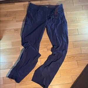 Athleta Men's Dark Blue Cargo Pants